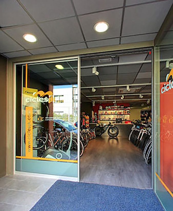 LLOGUER DE BICICLETES
