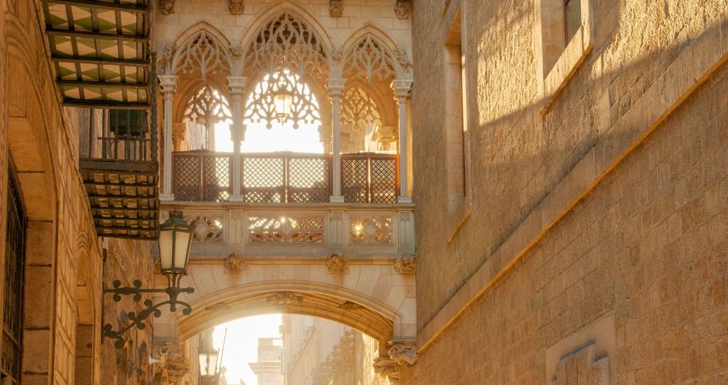UNIQ Stories: Un paseo por el Barrio Gótico de Barcelona